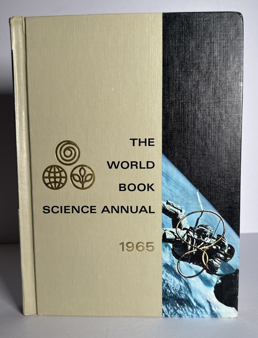 Vintage 1965 Science Year- The World Book Science Annual Excellent Condition